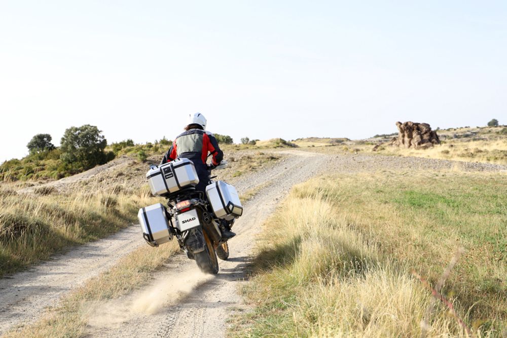 SP 1062238 SHAD TR36 Terra Rechter Seitenkoffer passend fuer HONDA X-ADV 750 Aluminum