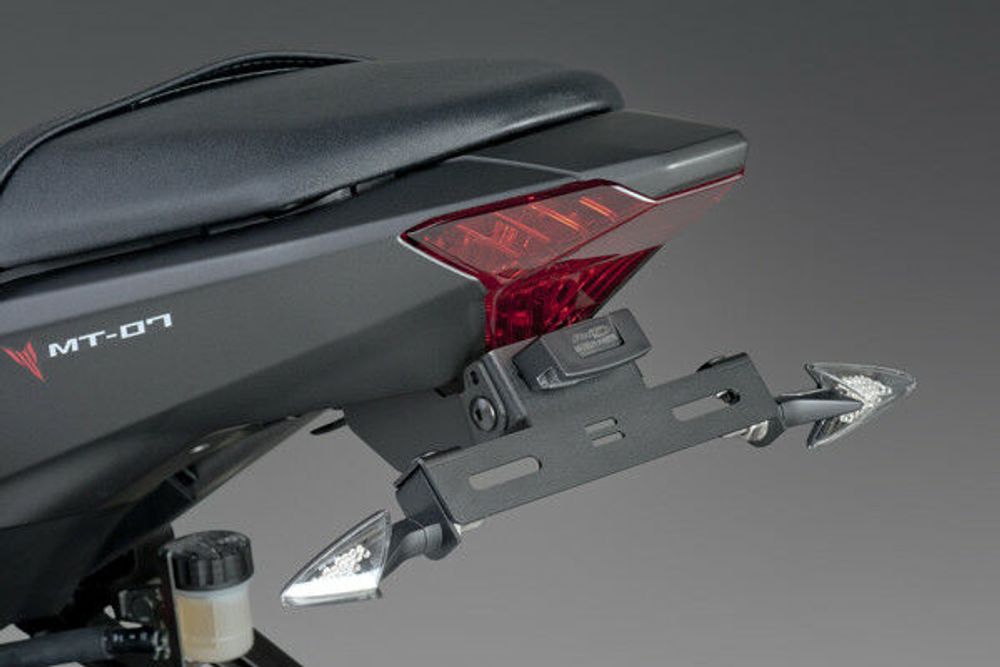 PUIG 7108N Kennzeichenhalters passend fuer YAMAHA MT-07 Schwarz