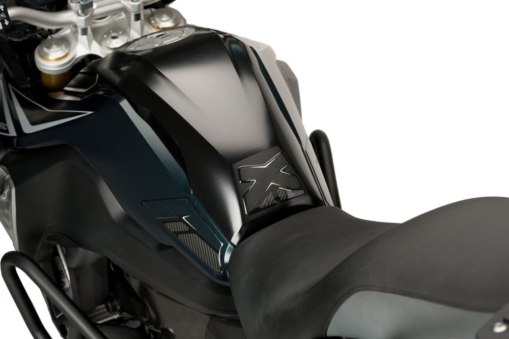 PUIG 3717C Spezifischer Tankschutz passend fuer BMW F850GS Carbon look
