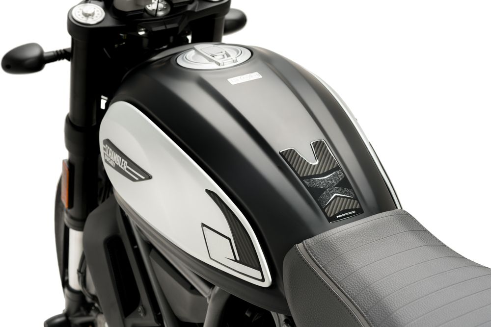 PUIG 9131C Spezifischer Tankschutz passend fuer DUCATI SCRAMBLER ICON Carbon look