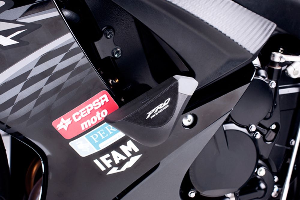 PUIG 5686N Sturzpads PRO passend fuer SUZUKI GSX-R750 Schwarz