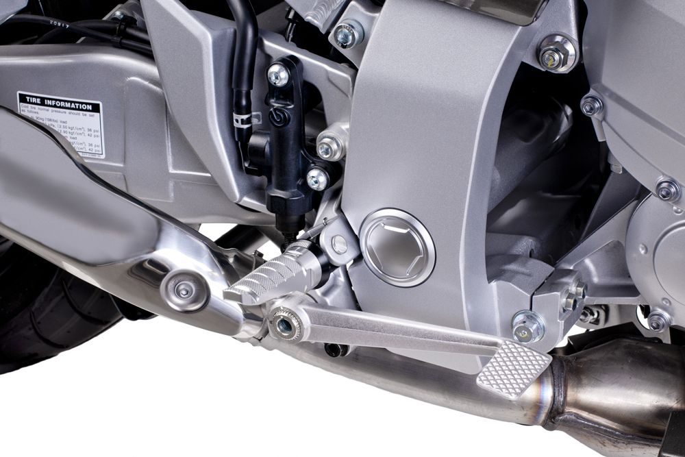 PUIG 6301P Racing Fußrasten passend fuer SUZUKI GSX-R750 Silber