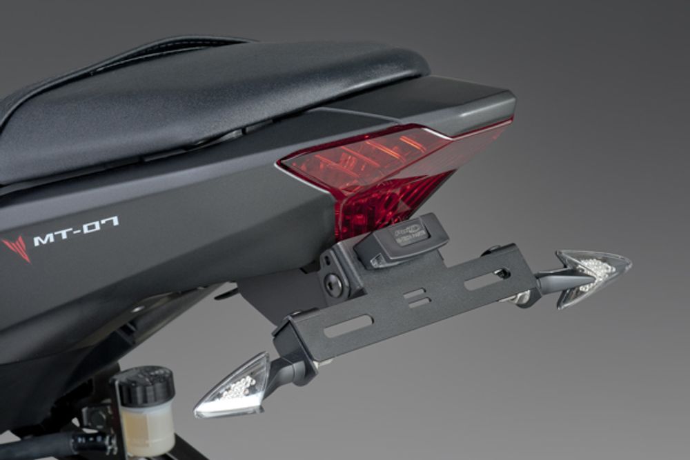 PUIG 7108N Kennzeichenhalters passend fuer YAMAHA MT-07 Schwarz