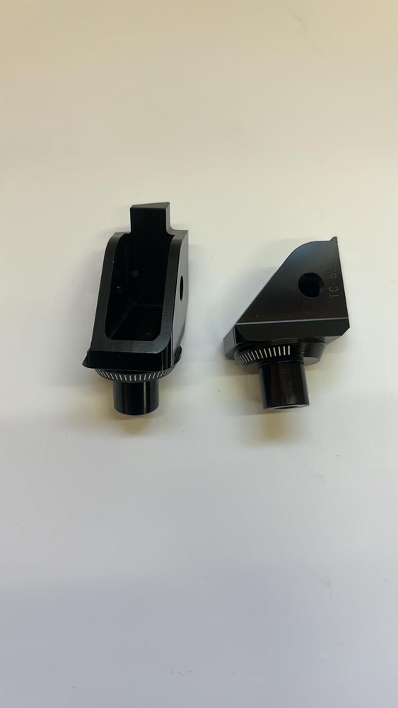 PUIG 7238N Fussrasten Adapters Schwarz