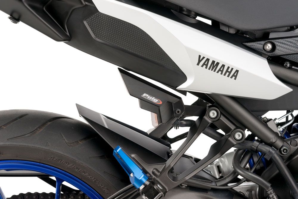 PUIG 8542C Abdeckung des Hinteren Bremsbehälters  passend fuer YAMAHA MT-09 TRACER Carbon look