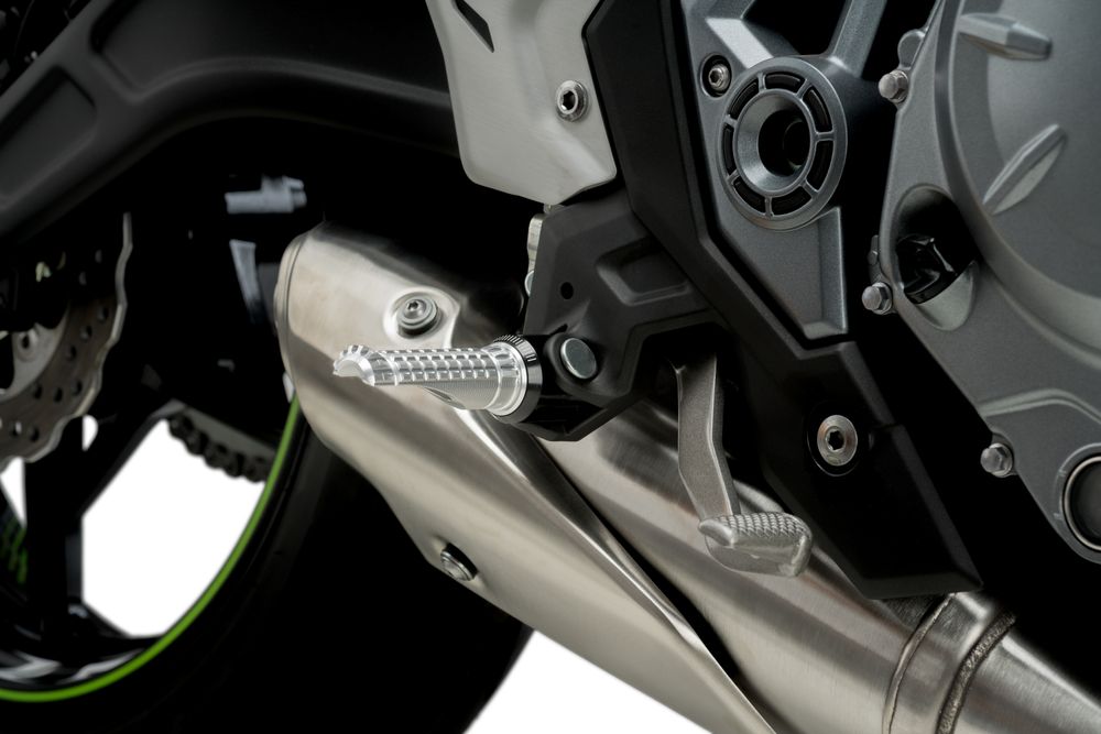 PUIG 9192P R-Fighter Fußrasten passend fuer YAMAHA T-MAX 560 TECH MAX Silber