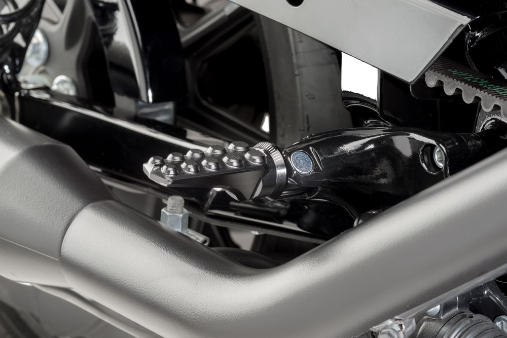 PUIG 9980N Heritage Fußrasten passend fuer YAMAHA T-MAX 560 TECH MAX Schwarz