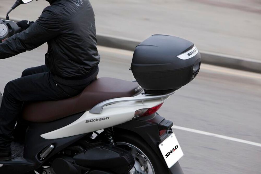 SP 1062195 SHAD SH26 Topcase schwarz 3kg 26L  passend fuer KYMCO G-DINK 125 Schwarz