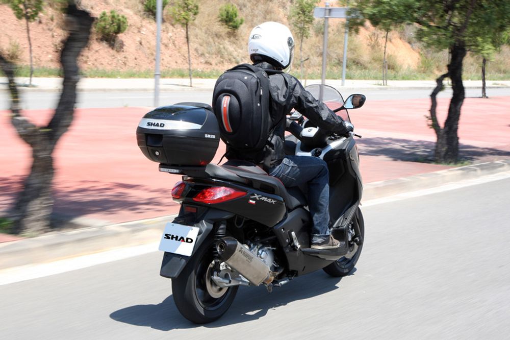 SP 1062196 SHAD SH29 Topcase schwarz 3kg 29L  passend fuer APRILIA SR 125 Schwarz