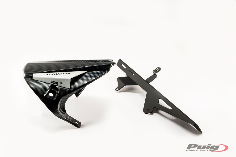 PUIG 8999C Hinterradabdeckungen   passend fuer SUZUKI GSX-R1000 Carbon look