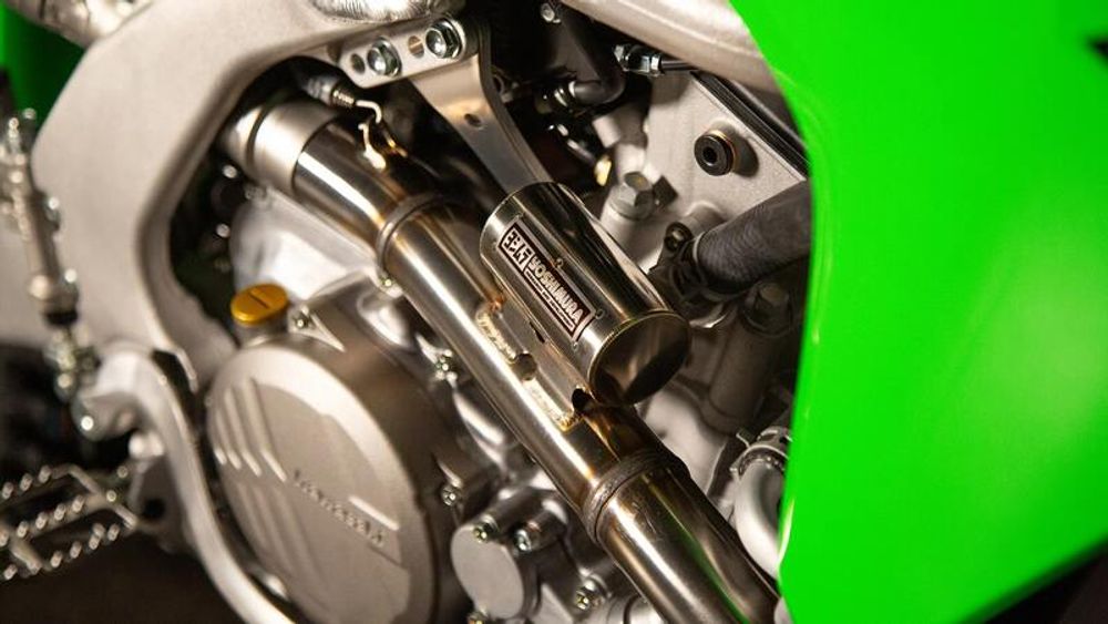 SP 1138438001 YOSHIMURA Komplett Auspuffsystem RS12 Signature Serie      passend fuer KAWASAKI KX 250