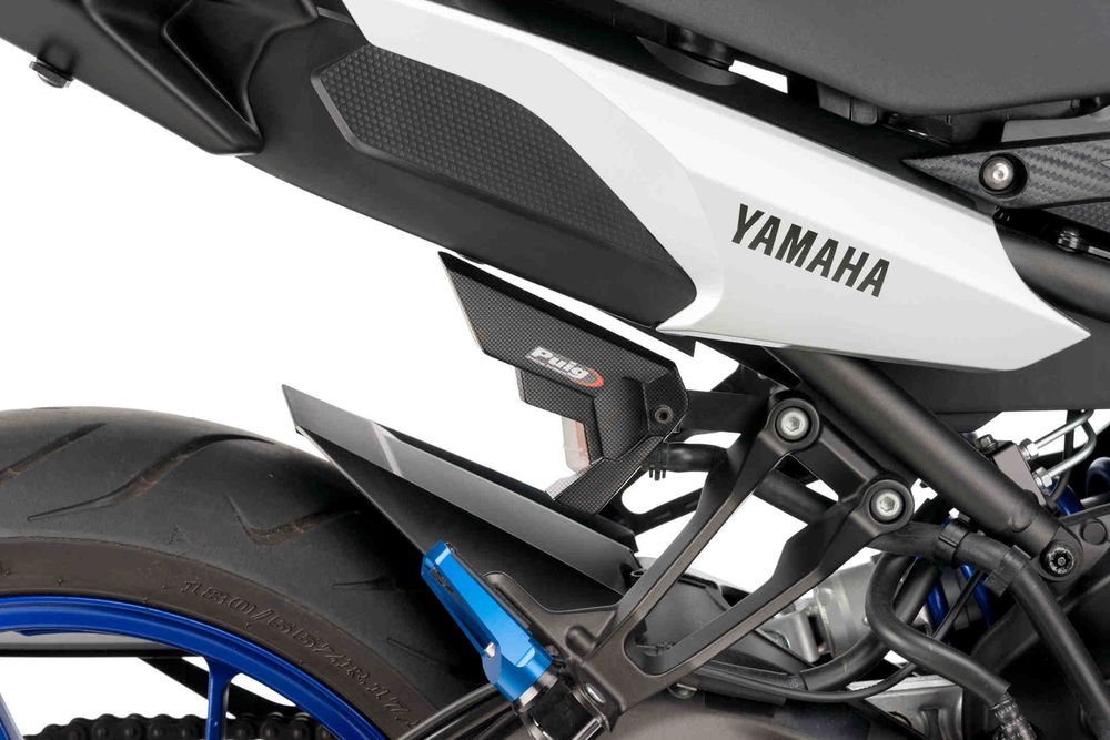 PUIG 8542C Abdeckung des Hinteren Bremsbehälters  passend fuer YAMAHA MT-09 TRACER Carbon look
