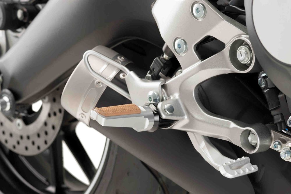 PUIG 9189P Vintage Fußrasten  passend fuer SUZUKI GSX-R750 Silber