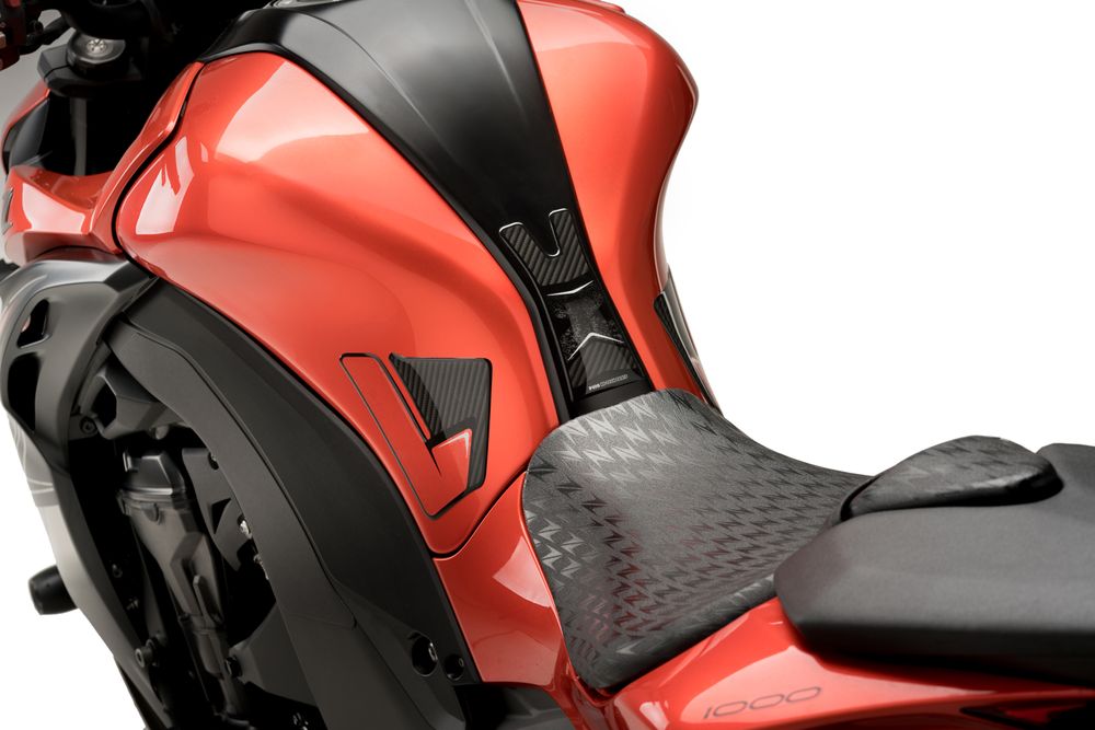 PUIG 8436C Spezifischer Tankschutz  passend fuer KAWASAKI Z1000 Carbon look