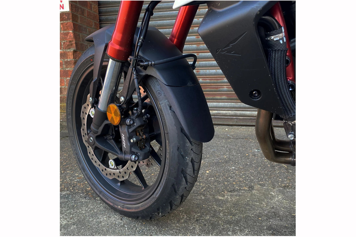PUIG 21637N Verlängerung des vorderen Schutzblechs  passend fuer HONDA CB750 HORNET ECLUTCH Schwarz