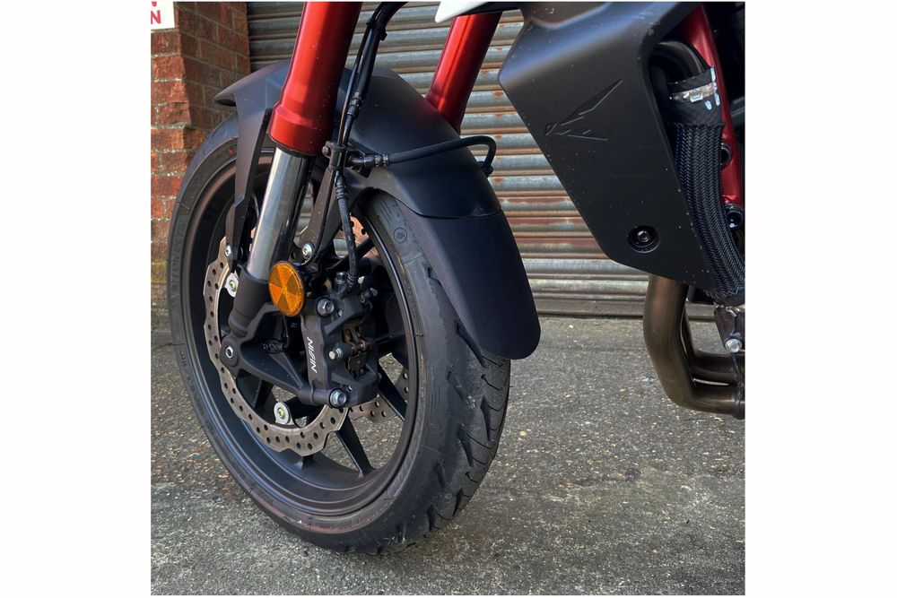 PUIG 21637N Verlängerung des vorderen Schutzblechs  passend fuer HONDA CB750 HORNET Schwarz