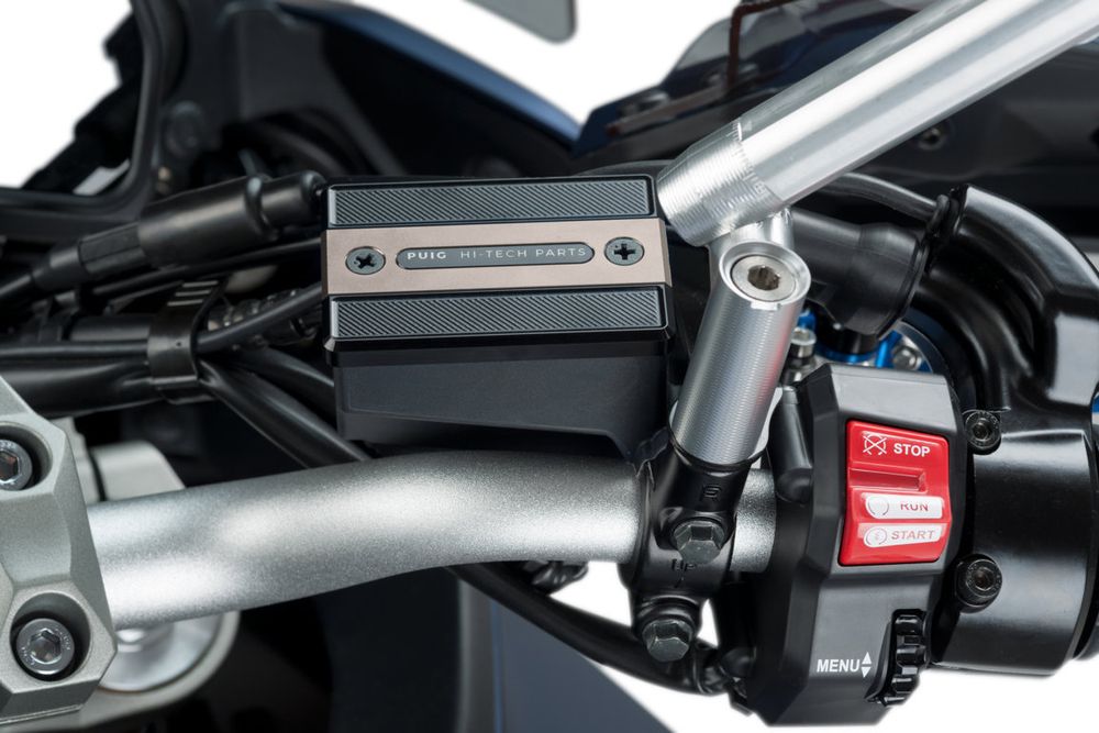 PUIG 9267P Vorderer Bremsflüssigkeitsbehälterdeckel  passend fuer YAMAHA FZ1 FAZER Silber