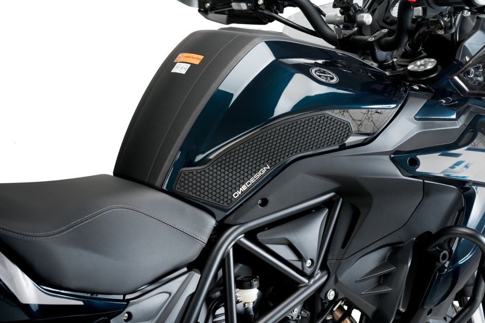 PUIG 20749N Seitliche Tankprotektor  passend fuer BENELLI TRK 502 X Schwarz