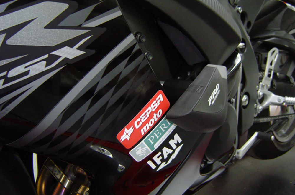 PUIG 5686N Sturzpads PRO  passend fuer SUZUKI GSX-R750 Schwarz