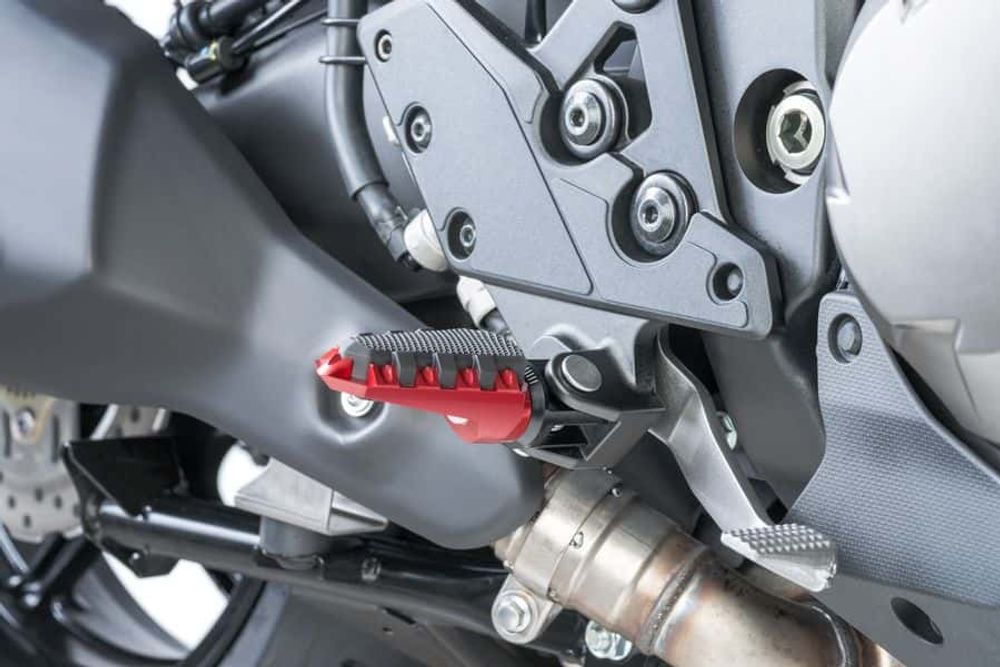 PUIG 7319R Trail Fußrasten  passend fuer SUZUKI GSX-R750 Rot