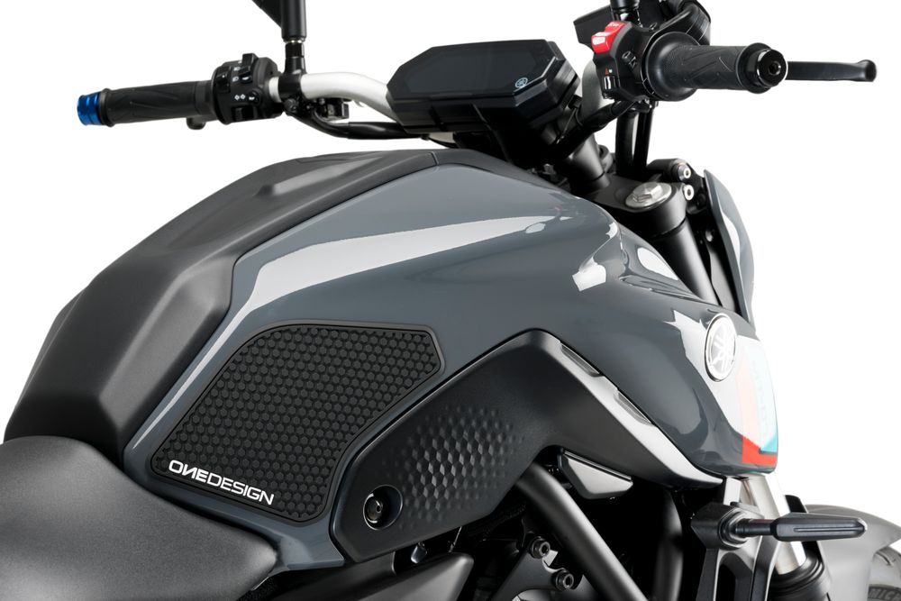 PUIG 20739N Seitliche Tankprotektor  passend fuer YAMAHA MT-07 Schwarz