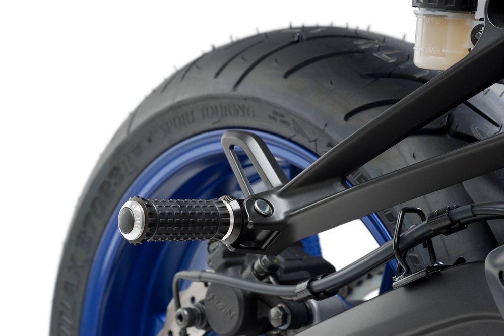 PUIG 9193P R-Fighter S Fußrasten  passend fuer YAMAHA T-MAX 560 TECH MAX Silber