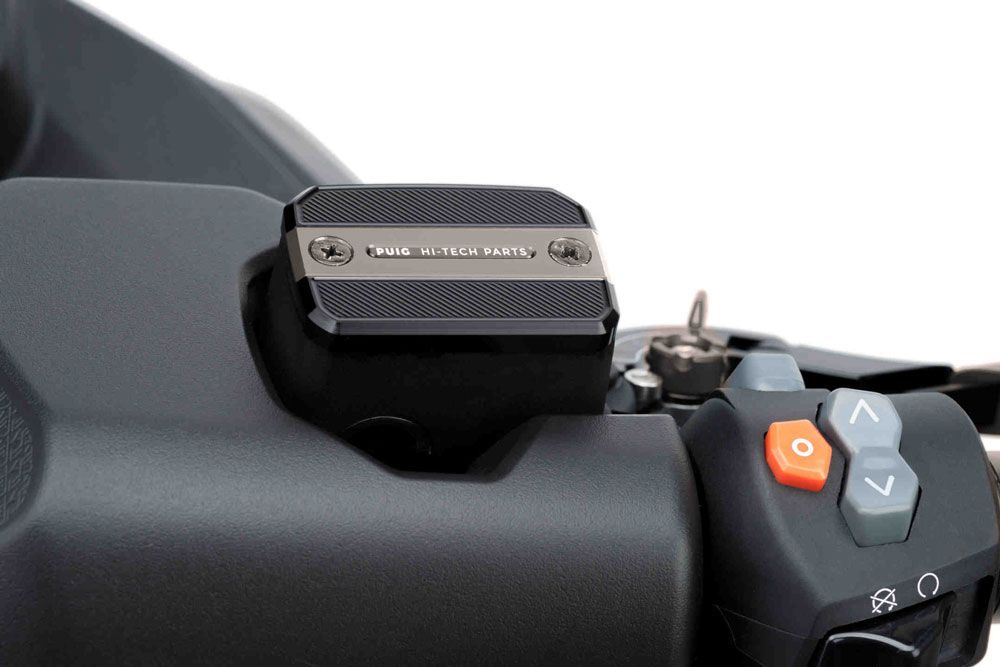 PUIG 9499P Vorderer Bremsflüssigkeitsbehälterdeckel  passend fuer DUCATI MONSTER 696 Silber