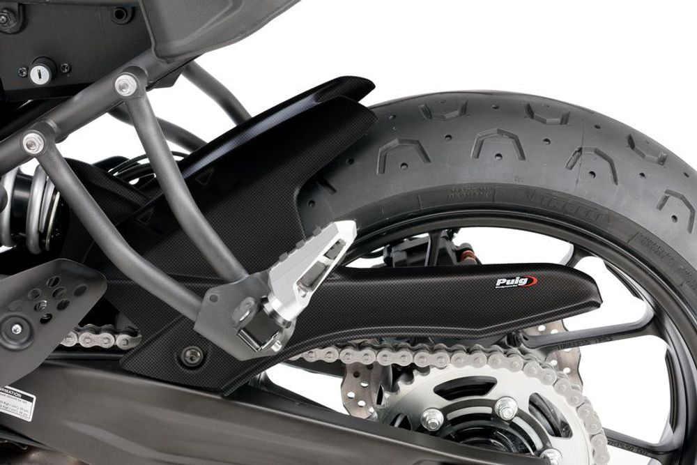 PUIG 7048C Hinterradabdeckungen   passend fuer YAMAHA MT-07 Carbon look