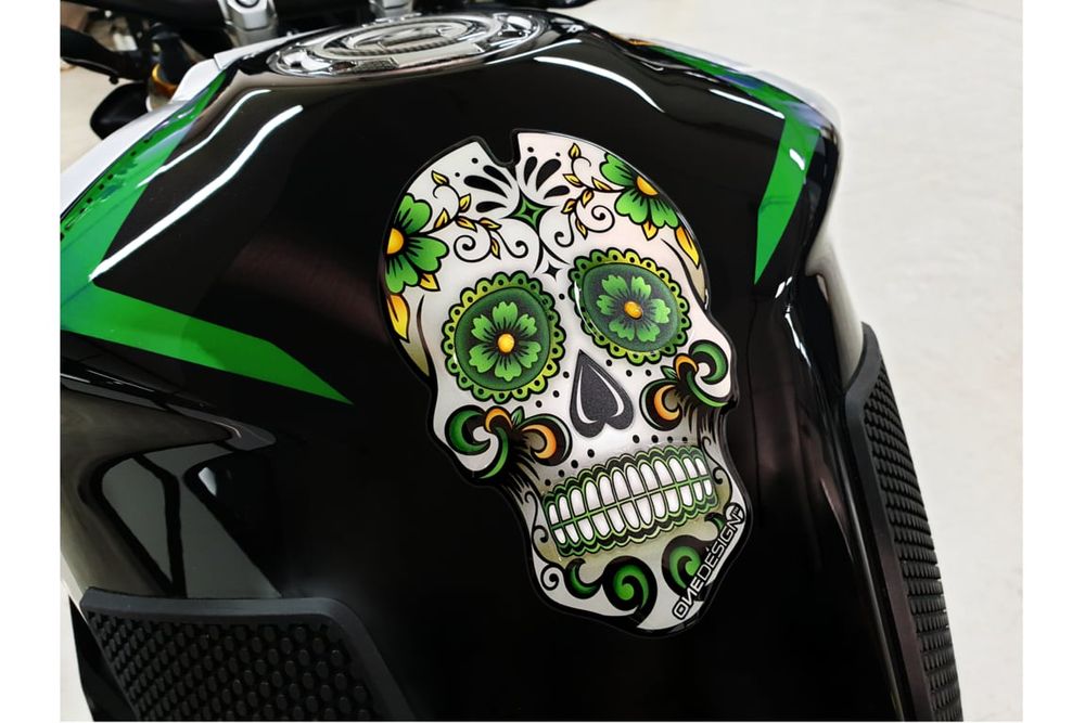 PUIG 3673V Skull Tankprotektor   passend fuer HONDA NT650V DEAUVILLE Grün